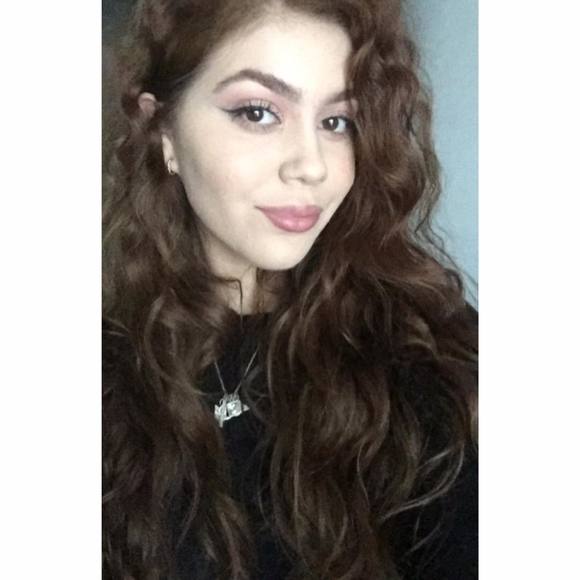 Meet your Posher, Stephanie - Picture 1 of 1